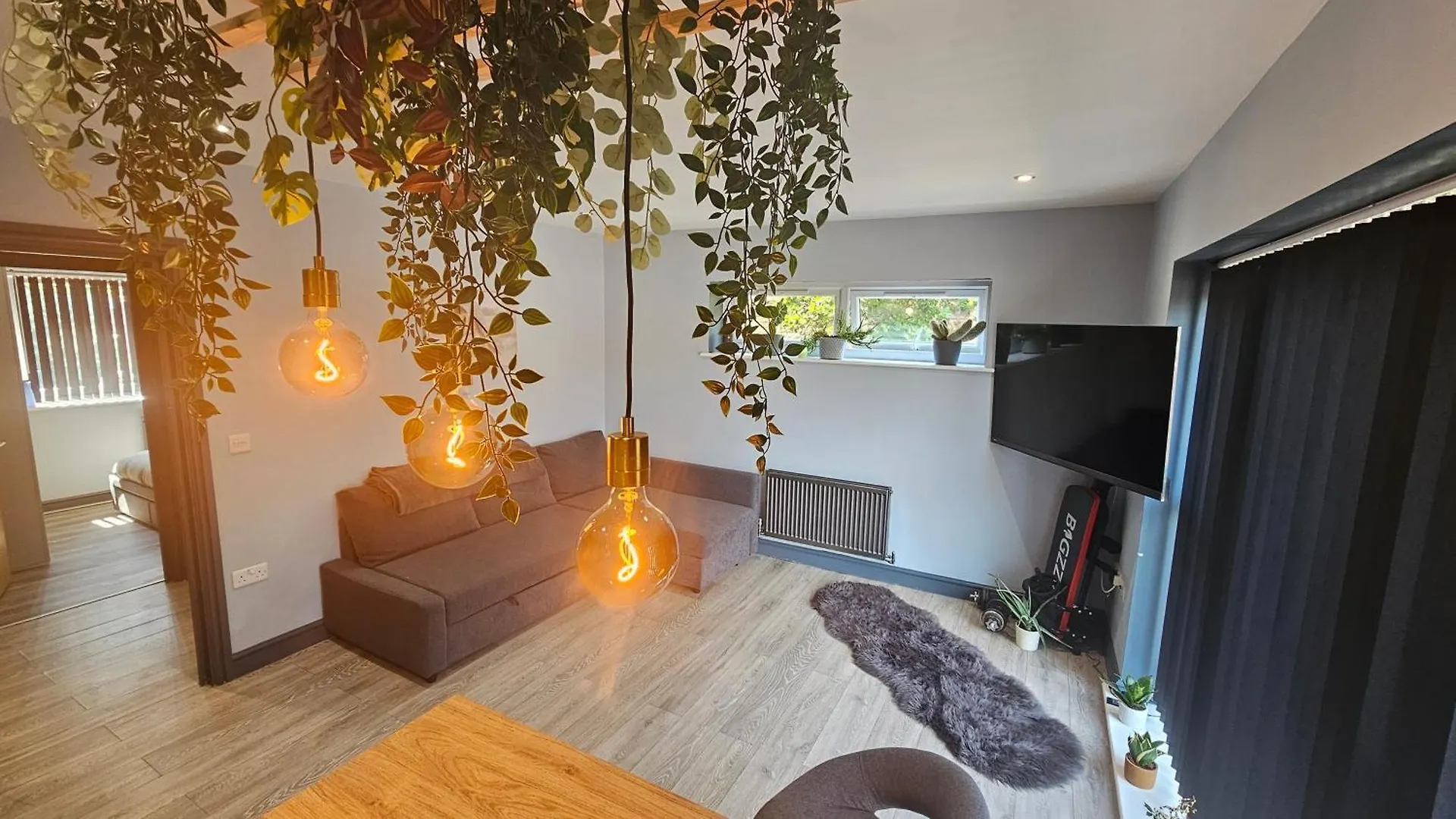 Cozy Southampton Apartment Retreat